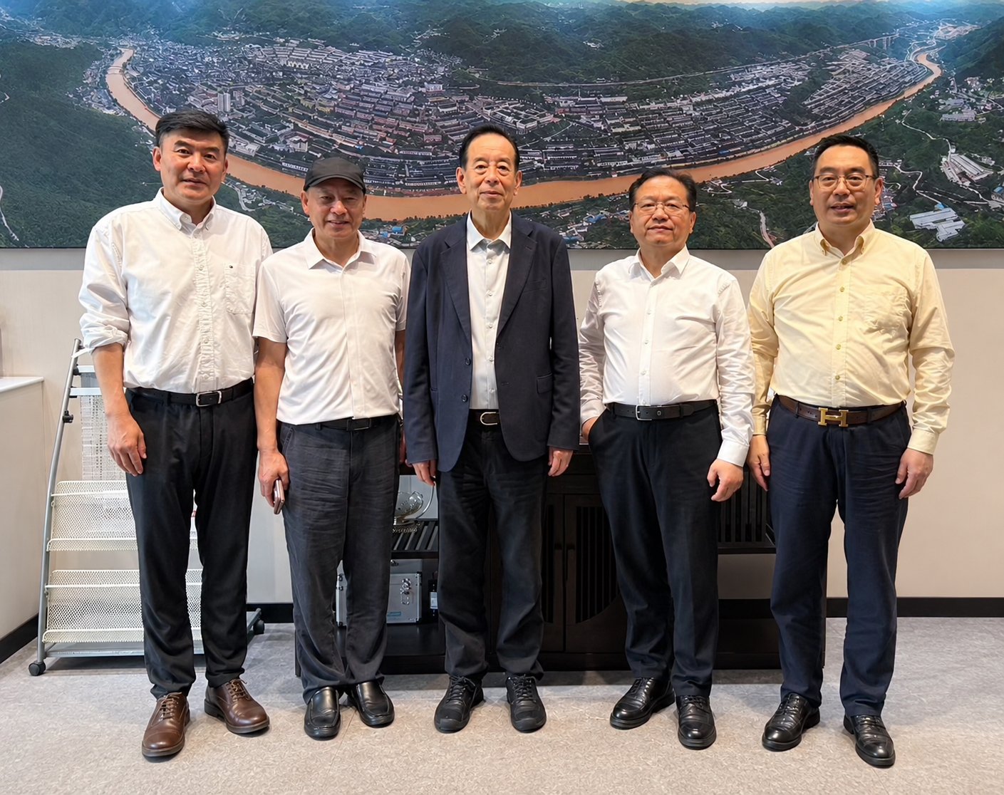 Omat Chairman Wen Hongfu Meets with CAS Academician Hao Yue